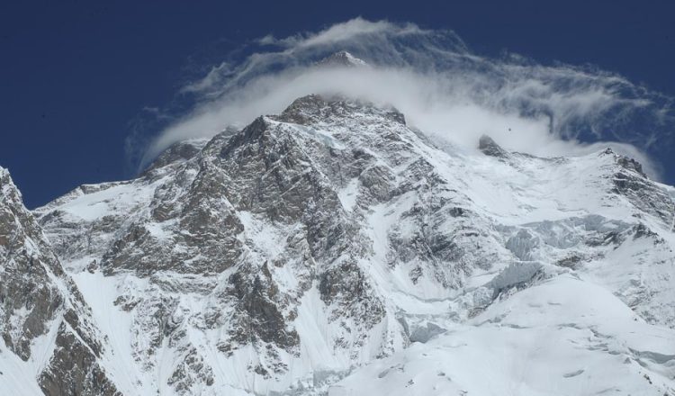 Cumbres inclementes, turbulentas y borrascosas